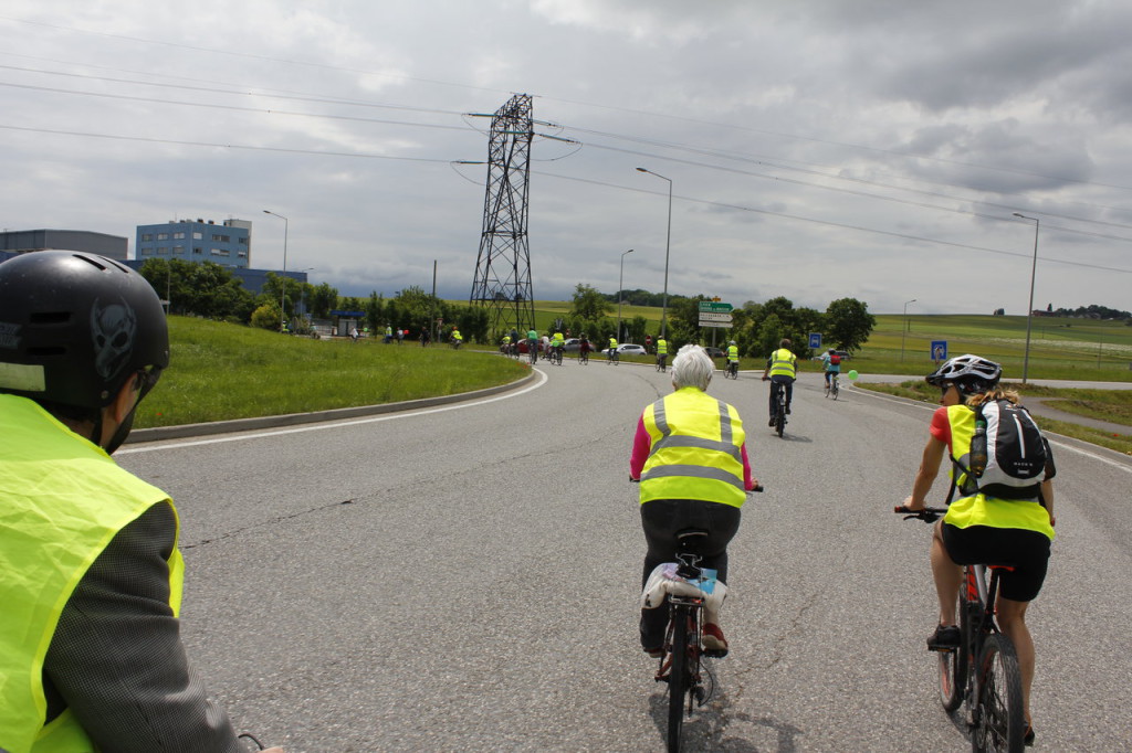 Sur le rond-point de France réservé aux vélos, un vrai bonheur !